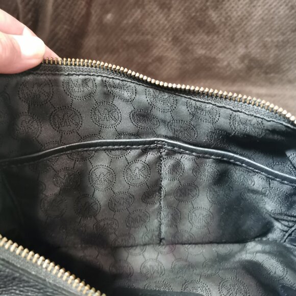 Black/Gold  Half Moon Hobo  Style Crossbody EUC #247 - Picture 10 of 13
